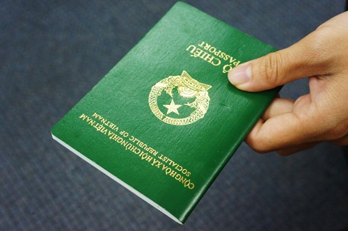 Dịch vụ soạn thảo mẫu đơn xin nhập quốc tịch Việt Nam
